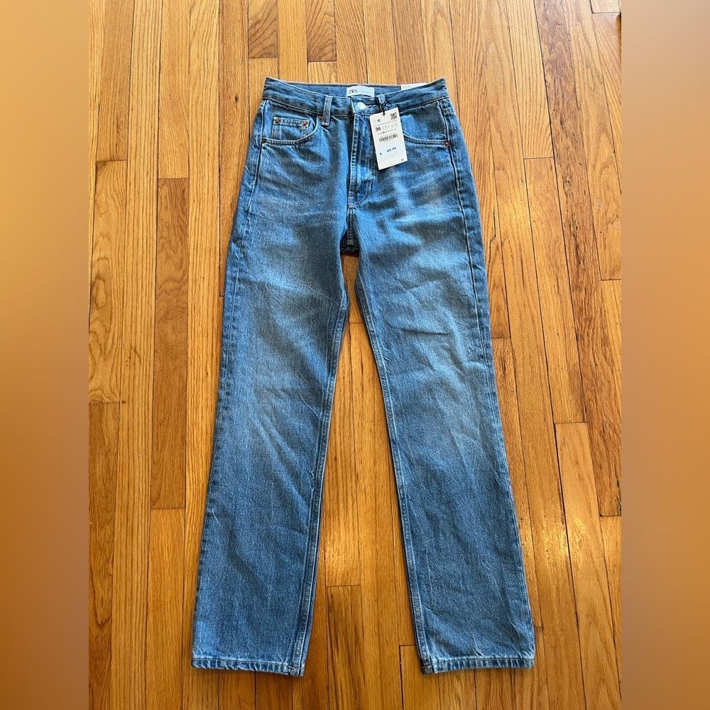 Zara straight fit NWT Classic Blue Denim‎ Jeans women’s size 4